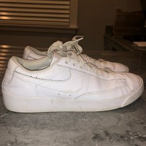 White Nike low blazers